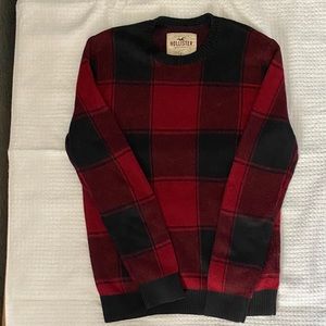 Hollister sweater-perfect for Christmas 🎄